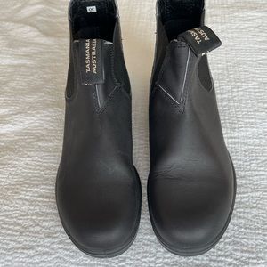 Women’s Blundstone Chelsea Boot- Like New